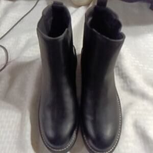 Madden Girl G Holly Boots Womens Size 8.5 Black Chelsea Lug Sole Platform Chunky